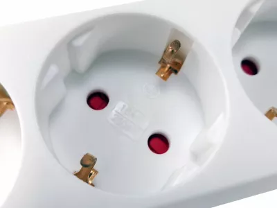 Shtrirës rryme EQUIP 245554, 5 dalje, 2 USB, 1.8m, bardhë