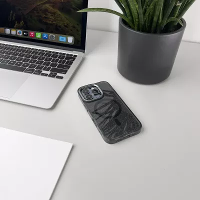 Mbështjellës Hurtel Glitter Case MagSafe për iPhone 16 Pro Max, i zi me shkëlqim