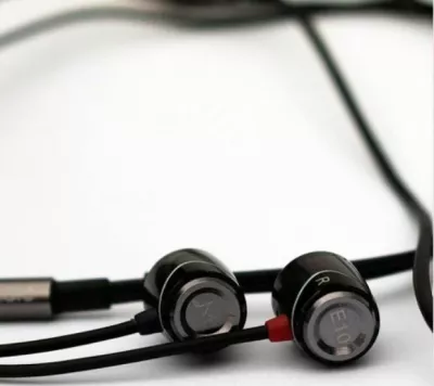 Kufje in-ear SoundMagic E10C, jack 3.5 mm, me mikrofon dhe kontroll volumit, zezë