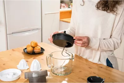 Shtrydhëse agrumesh Black&Decker BXCJ30E 30W 1L e zezë
