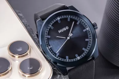 Orë dore për meshkuj Hugo, blu e errët
