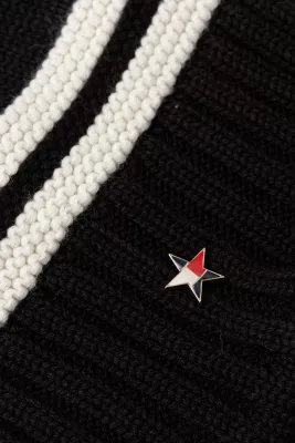 Kapelë beanie Tommy Hilfiger Jeans AW0AW18311 për femra, e zezë dhe bardhë