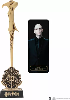 Stilolaps Cinereplicas Lord Voldemort (Harry Potter) 25.2 cm, set me mbajtëse dhe badge (në kuti)
