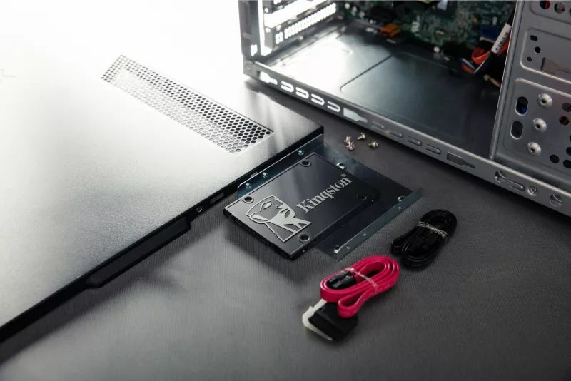 SSD Kingston KC600 256 GB, 2.5", 550 MB/s