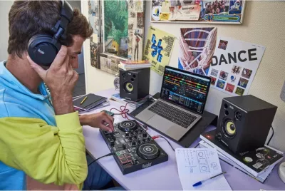 Set DJ Hercules DJ Learning Kit MK2, altoparlantë, kufje, i zi