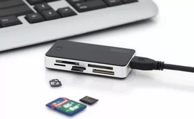 Lexues kartelash Digitus All-in-one, USB 3.2 Gen 1, 1m, zi/bardhë