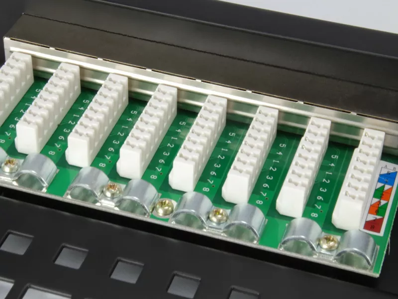 Patchpanel rrjeti Equip 24x RJ45 Cat5e 19 inç FTP 1U zi