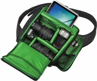 çantë kamere RIVACASE 7470 PS SLR, sling për DSLR, ndarje të rregullueshme, xhep për tablet, mbulesë shiu, e zezë