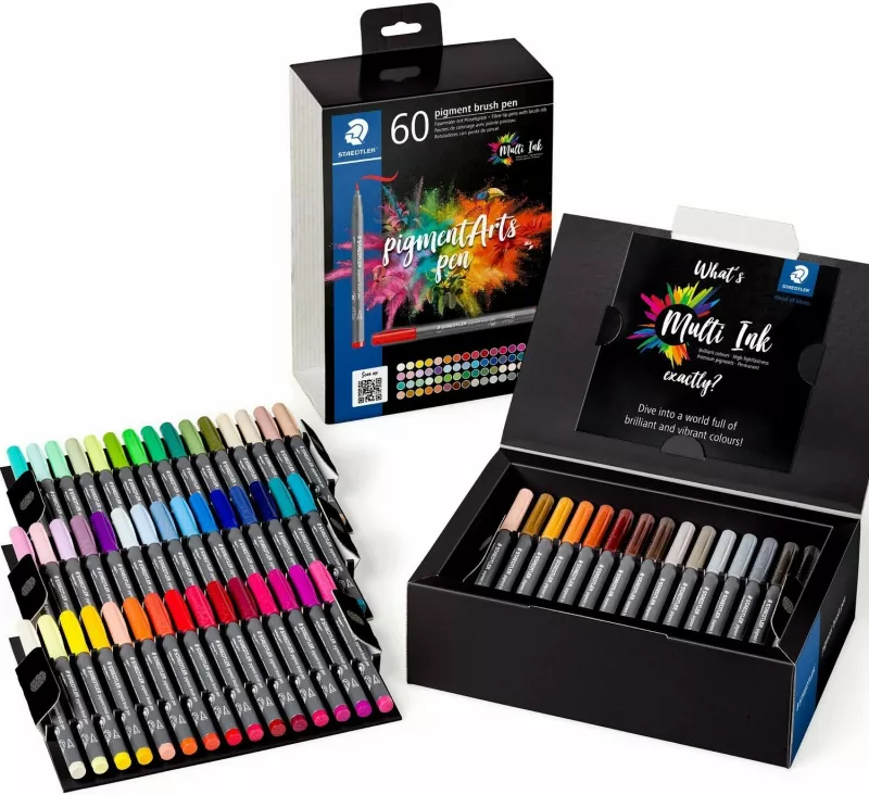 Set brush pen STAEDTLER pigmentArts 60 ngjyra, majë brushë, plastikë e ricikluar, multikolor