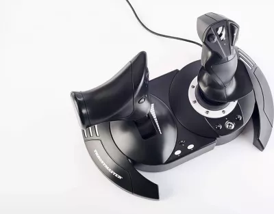 Joystick HOTAS Thrustmaster T-Flight Hotas One për PC/Xbox One