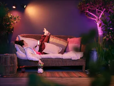 Dritë spot Philips Hue Lily Outdoor, Smart, LED, Alumini, E zezë