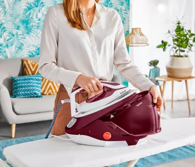 Hekur me stacion avulli, Tefal, GV9220E0, 2600W, 7.5 bar, depozitë 1.8 L, bardhë/kuqe