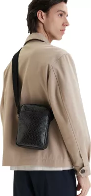 Çantë crossbody Calvin Klein Slim Reporter LV04D3334G për meshkuj, e zezë