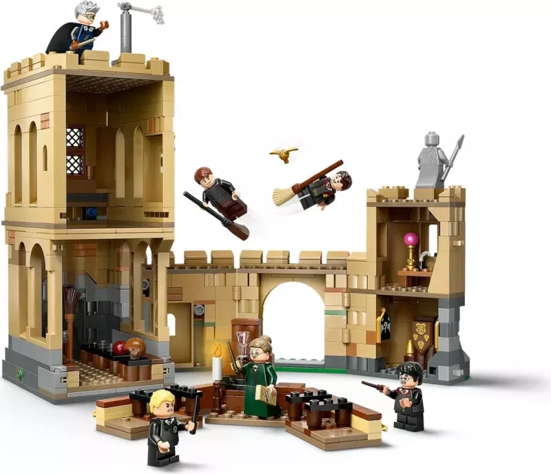 Set LEGO Harry Potter 76447 Hogwarts Castle: Flying Lessons, 651 pjesë, 6 minifigura