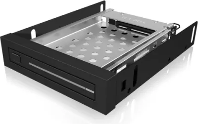 Kasë rack 3.5" për disk 2.5" SATA ICYBOX IB-2216StS, 6 Gbit/s, Hot Swap, e zezë, set me kabllo