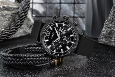 Orë dore meshkuj Guess Walker GW0913G3, e zezë, set me kuti