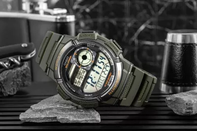 Orë dore për meshkuj Casio, e zezë