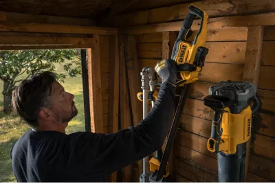 Gërshërë akumulatorike për gardh Dewalt DCMHT562P1 18V XR, 55 cm, 19 mm, set 1x 5Ah + karikues, verdhë/zezë