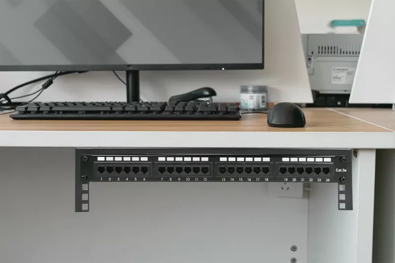 Mbajtëse murale Digitus 19 inç, 6U, e zezë