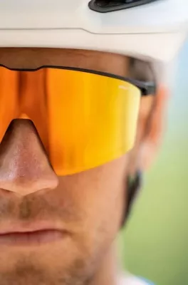 Syze dielli sportive Julbo EDGE, e zezë/kuqe, L, unisex