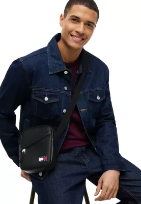 Çantë krahu për meshkuj Tommy Hilfiger TJM Daily PU Reporter AM0AM14608, e zezë