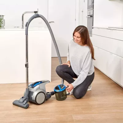Fshesë me korrent Black+Decker BXVML700E, 700W