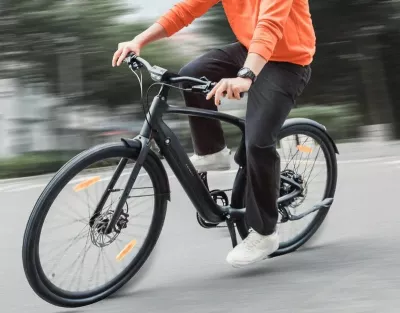 Biçikletë elektrike urbane Urtopia Carbon 1 Pro, L (180–195 cm), kornizë karbon, motor 250W, deri 130 km, e zezë
