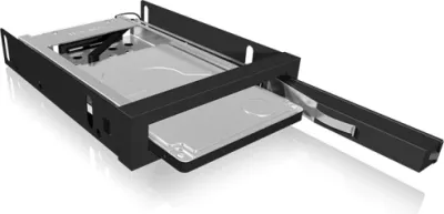 Kasë rack 3.5" për disk 2.5" SATA ICYBOX IB-2216StS, 6 Gbit/s, Hot Swap, e zezë, set me kabllo
