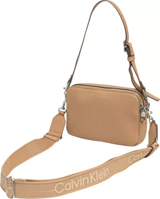 Çantë crossbody për femra Calvin Klein WEBBING 2X STRAP CAMERA BAG LV04F3656G, bezhë e çelët