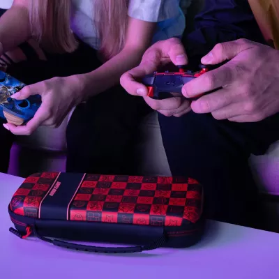 Kuti udhëtimi për Nintendo Switch PDP Switch Travel Case Plus Mario Icon Glow in the Dark, e kuqe/zezë