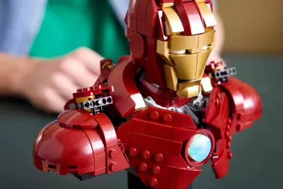 Set LEGO Marvel Iron Man MK4 Bust 76327, me minifigurë, për të rritur, Kuqe
