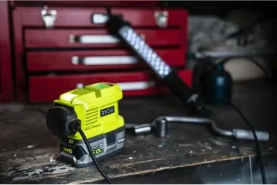 Inverter portativ Ryobi RY18BI150A-0, për bateri ONE+, i verdhë