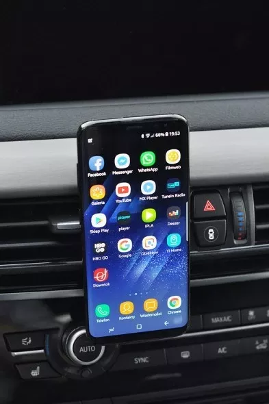 Mbajtëse për celular iBox H-8, e zezë