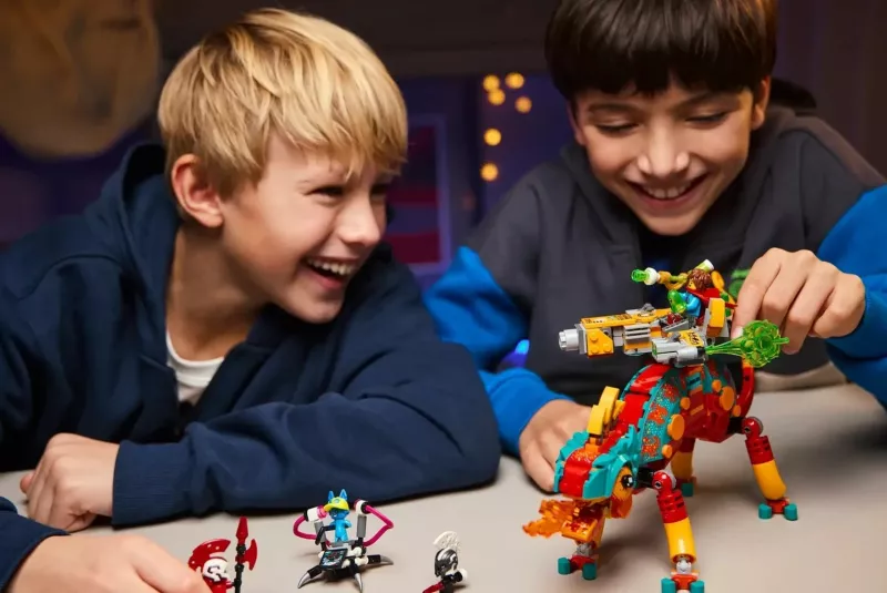 Set LEGO DREAMZZZ Mateo's Fire Chameleon 71492, 443 pjesë, me 2 minifigura, shumëngjyrësh