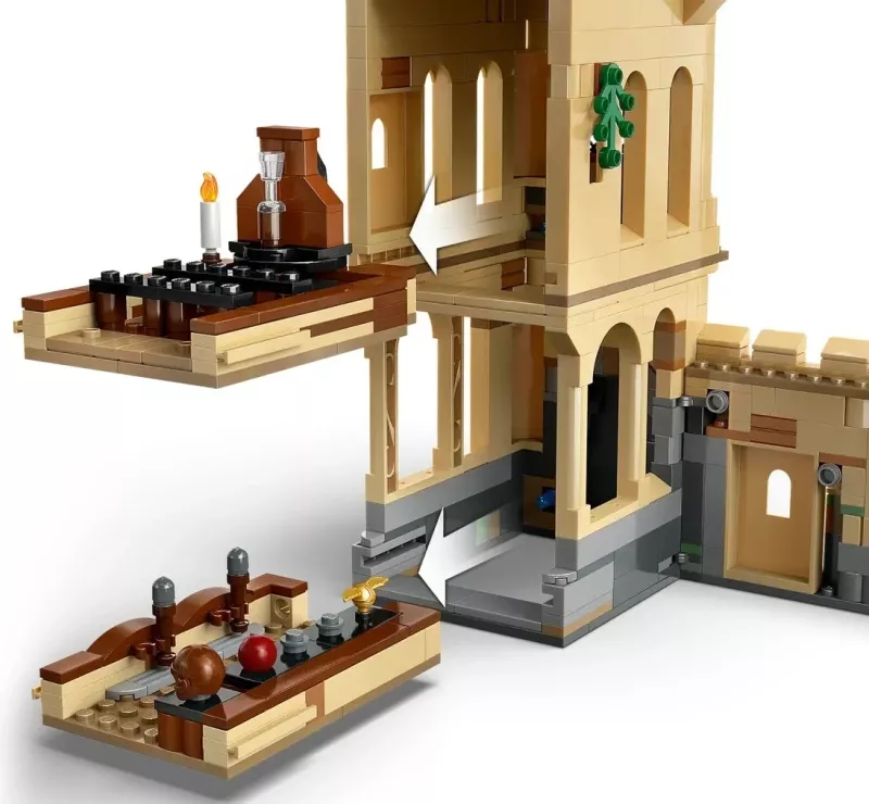 Set LEGO Harry Potter 76447 Hogwarts Castle: Flying Lessons, 651 pjesë, 6 minifigura