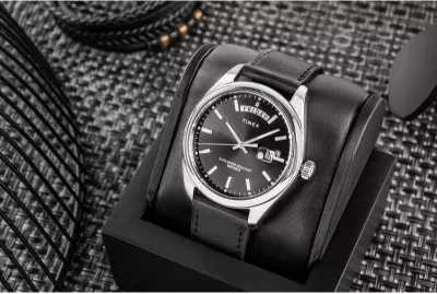Orë dore për meshkuj Timex, e zezë