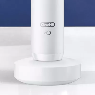 Furçë dhëmbësh rrotulluese Oral-B iO 4210201363064, Adult, Daily care, Deep clean, Gum care, Sensitive, Whitening, White