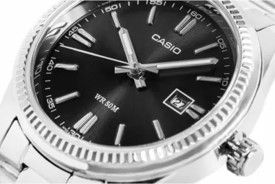 Orë dore për femra CASIO, e zezë