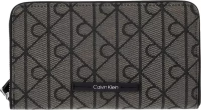 Portofol pasaporte për femra Calvin Klein LV04F1163G, i zi-bezhë
