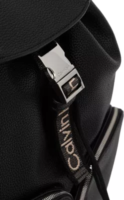 Çantë shpine për femra Calvin Klein LV04F3645G, e zezë