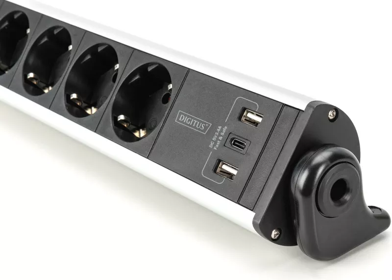 Rrymë shirit Digitus 6-porta me 3x USB, 1.5 m, e brendshme, Type F, alumini, e zezë, argjend