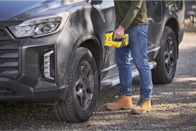 Kompresor ajri me bateri Stanley FATMAX SFMCE521B 18 V, max 10.3 bar, me ekran digjital, pa bateri/karikues, verdhë/zezë