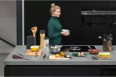 Shtypëse patatesh Brabantia Profile 250507, nylon non-stick, rezistente 220°C, e zezë/inoks