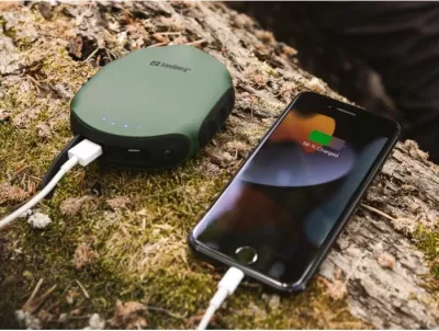 Powerbank Sandberg Survivor 420-60 10000 mAh (37 Wh) IPX6 me dritë LED dhe busullë, e gjelbër/zezë, me kabllo microUSB 30 cm + karabinë