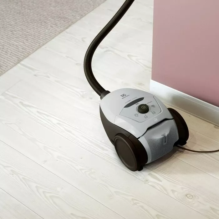Thithës pluhuri Electrolux Pure D8, 3.5 L, me qese pluhuri, 600 W, ngjyrë e zezë