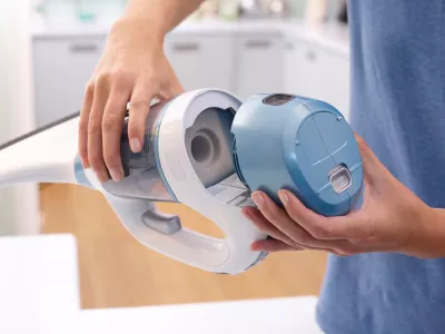 Pastrues dritaresh pa kabllo Black&Decker WW100K, bateri Li-Ion 3.6V, 28 cm + 17 cm gomë, bardhë/blu