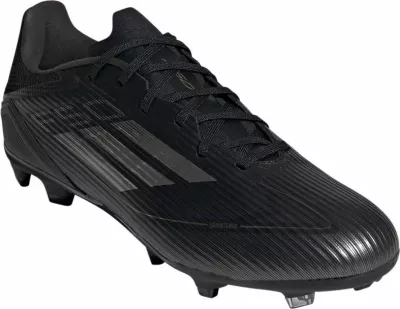 Atlete futbolli adidas, të zeza [Madhësia: 45 1/3] [Gjinia: Meshkuj] [Gjinia: Vajza]