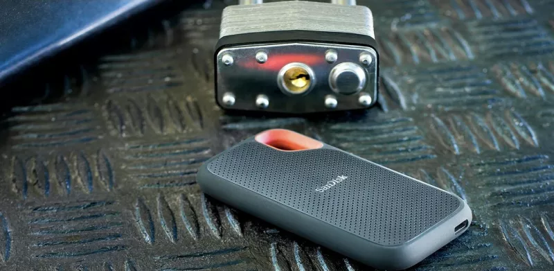 Disk i jashtëm SanDisk Extreme Portable, 1 TB, USB Type-C, 3.2 Gen 2, 1050 MB/s, Mbrojtje me fjalëkalim, E zezë