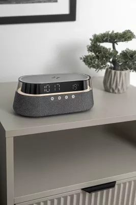 Altoparlant Bluetooth Moye Hemera 15W, orë alarmi me FM radio, dritë nate RGB, karikim pa kabllo Qi 5-15W, bateri 1800mAh, USB-C, zi/gri