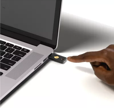 USB çelës sigurie Yubico YubiKey 5 NFC FIPS, NFC, e zezë